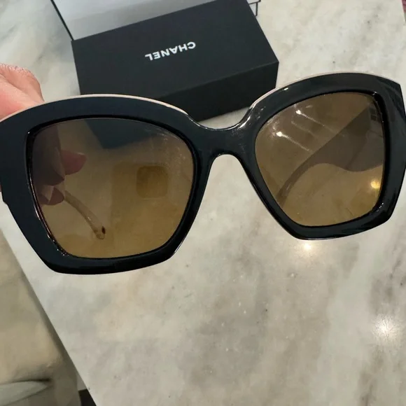 CHANEL Black Glasses Sleek Modern Design